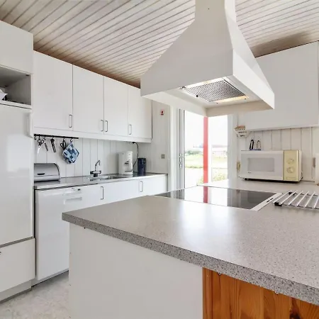 Holiday home Olla - 300m From The Sea In Nw Jutland By Interhome